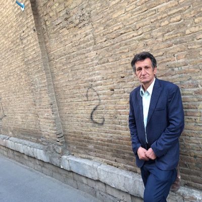 اکنون مانده ام