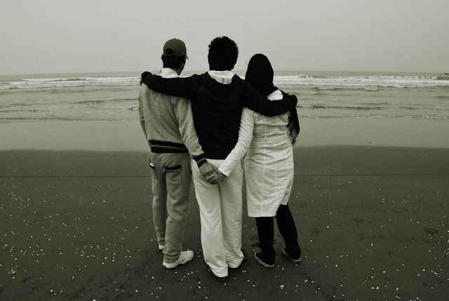 پنچر کنید چرخ این عشق ها را